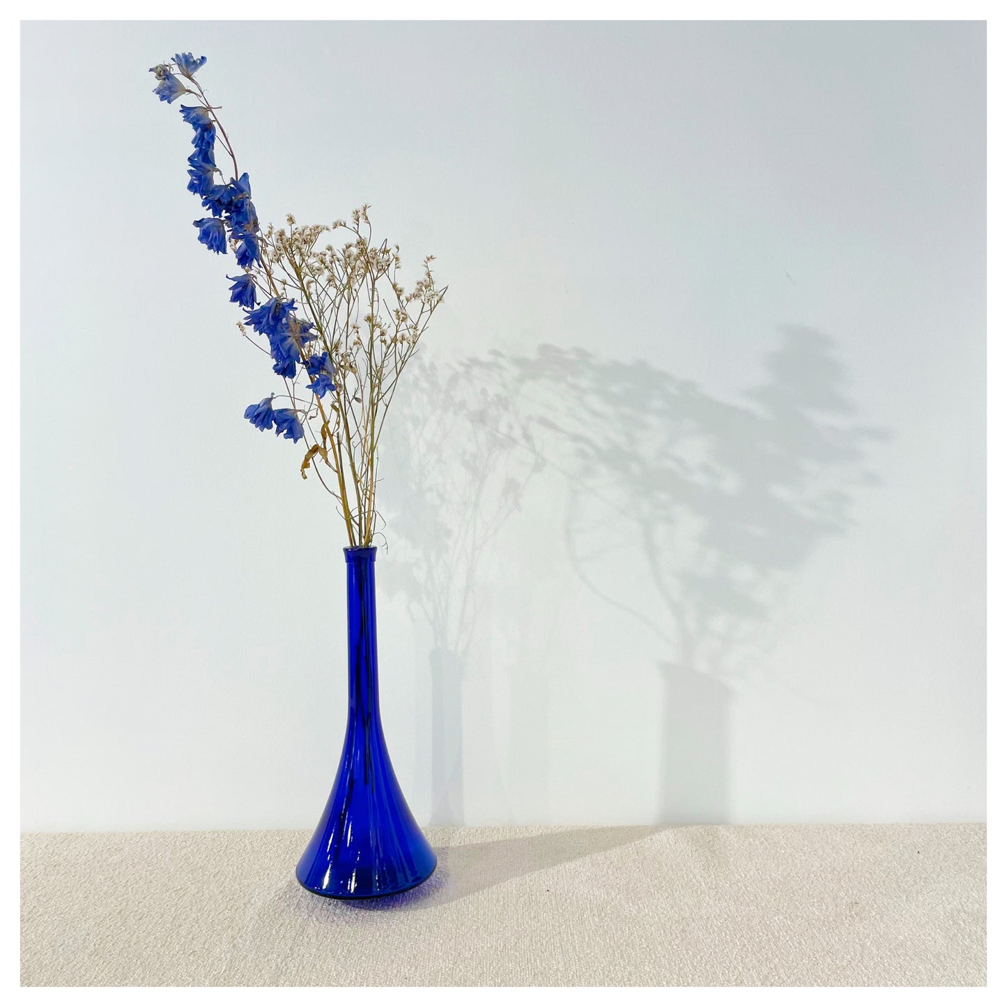 VASE BLEU TRANSLUCIDE
