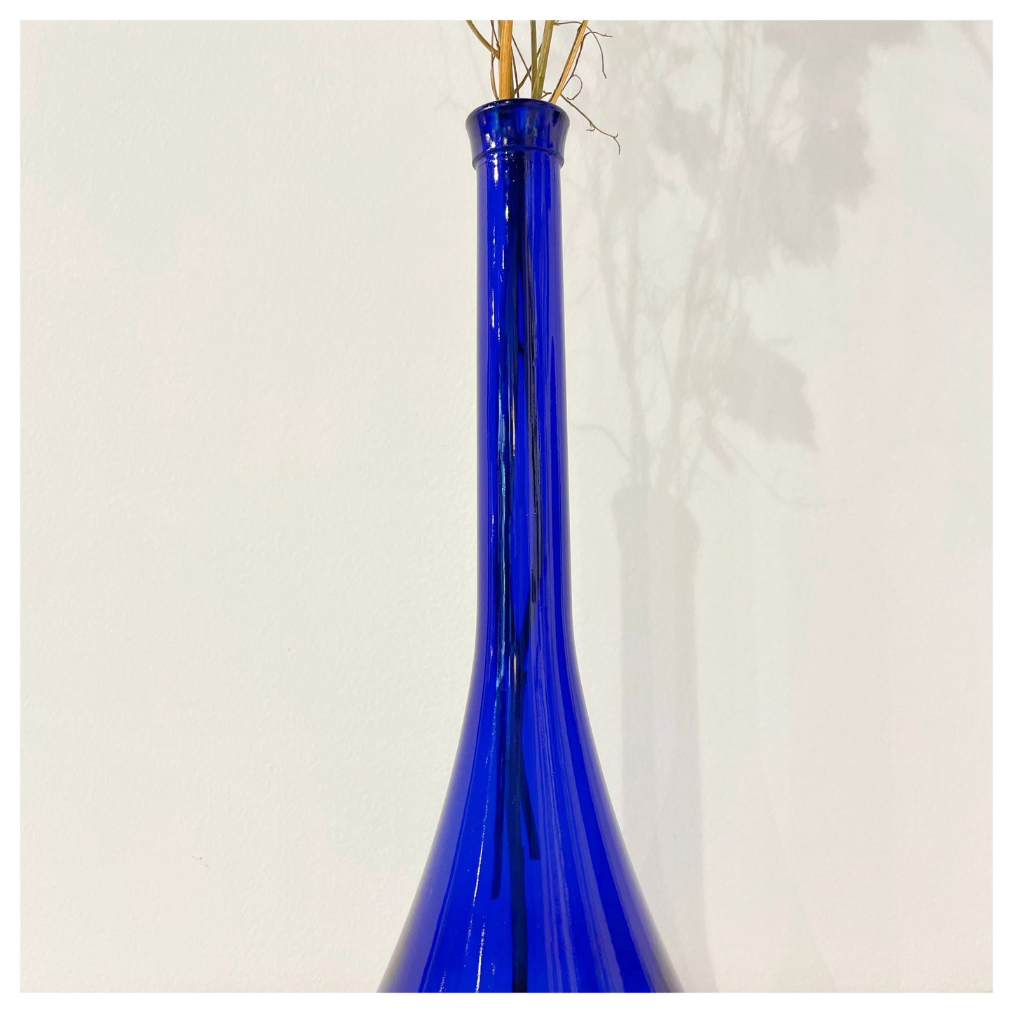 VASE BLEU TRANSLUCIDE