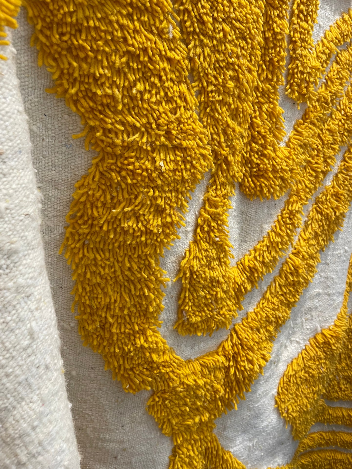 Tapis berbère jaune et crème – 200 × 143 cm