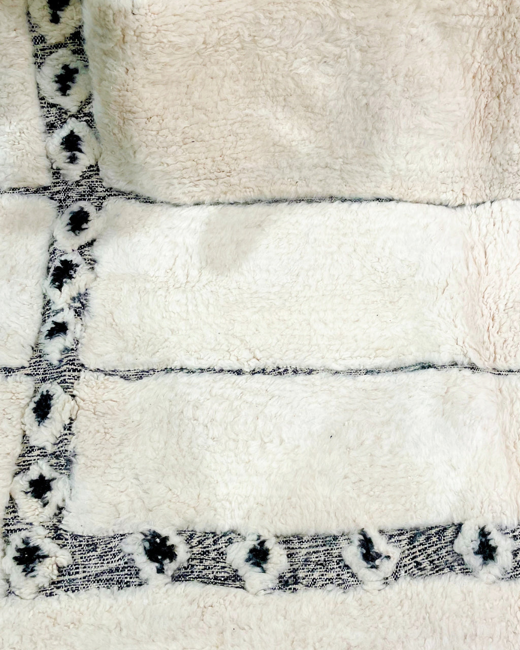 Tapis berbère XXL 290x200cm - épuré blanc et noir