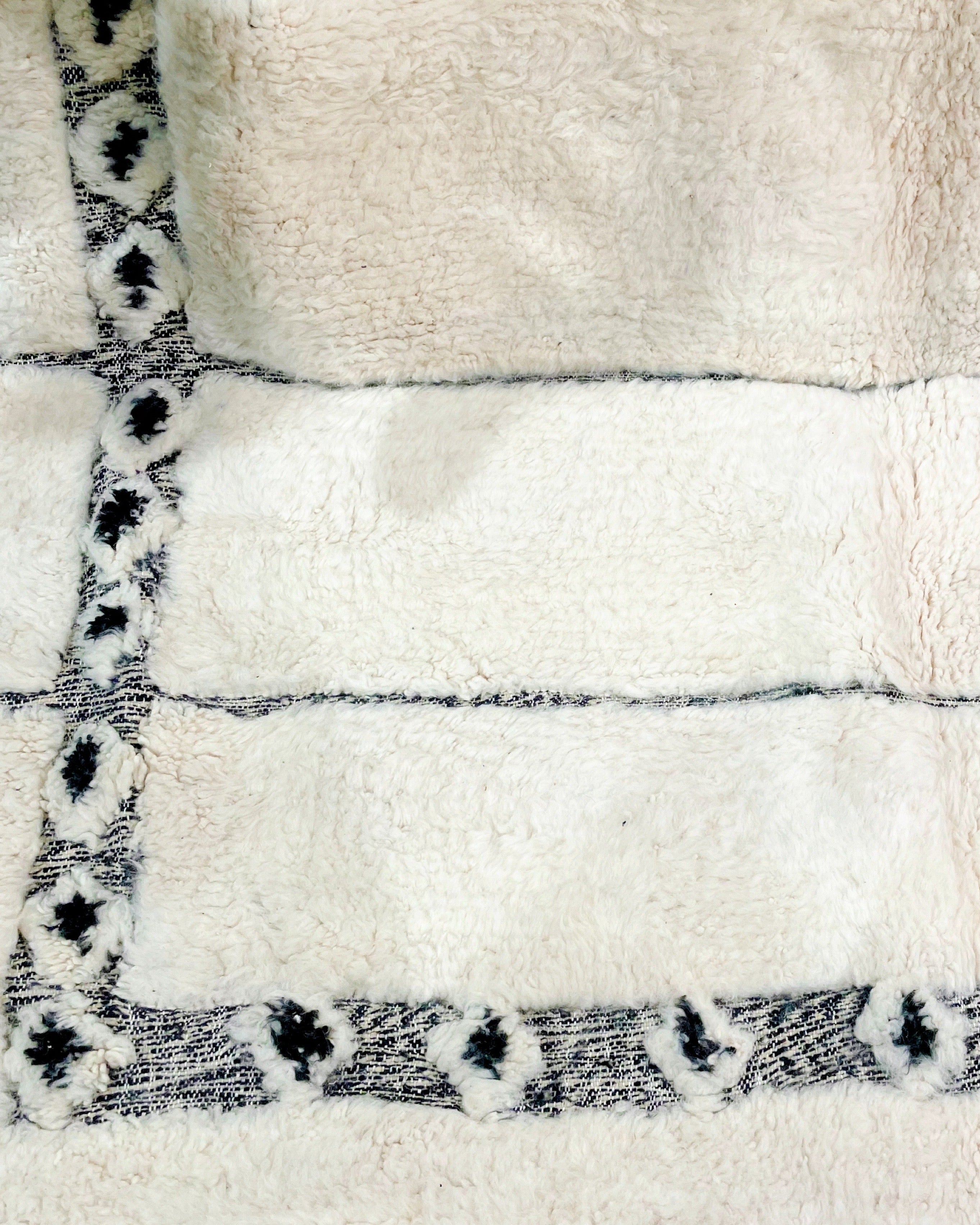 Tapis berbère XXL 290x200cm - épuré blanc et noir
