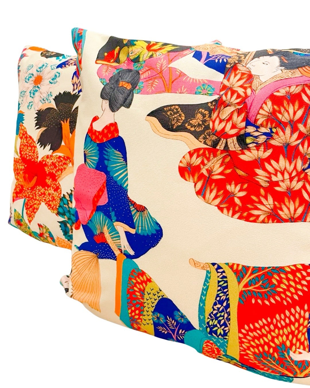 Coussin 50×50 cm – Tissu Thevenon “Geisha” – Fond crème