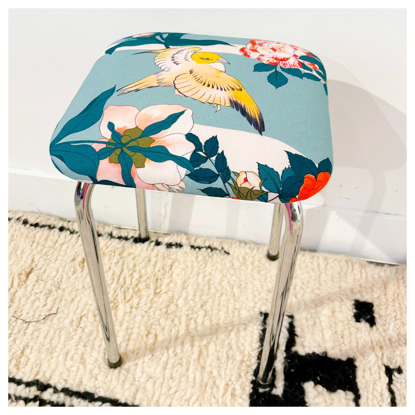 LES VALSEUSES - tabouret vintage Piaf